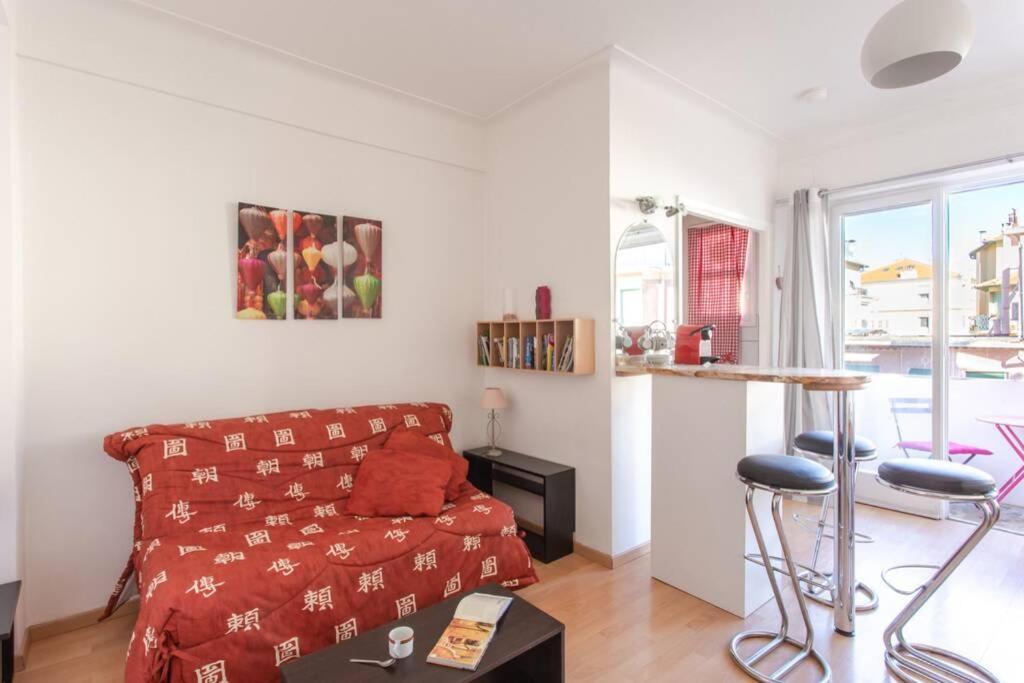 Center - Bright Studio Balcony Wifi & Aircon Appartement *